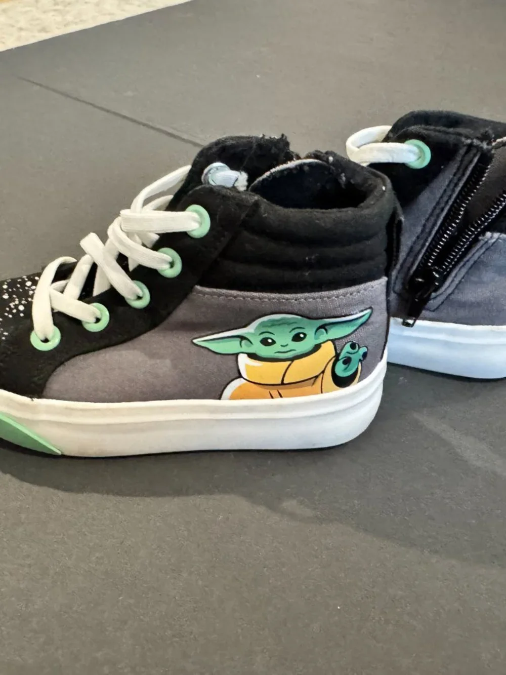 Star Wars The Mandalorian Grogu Baby Yoda Toddler Boys Casual High-Top Sneakers